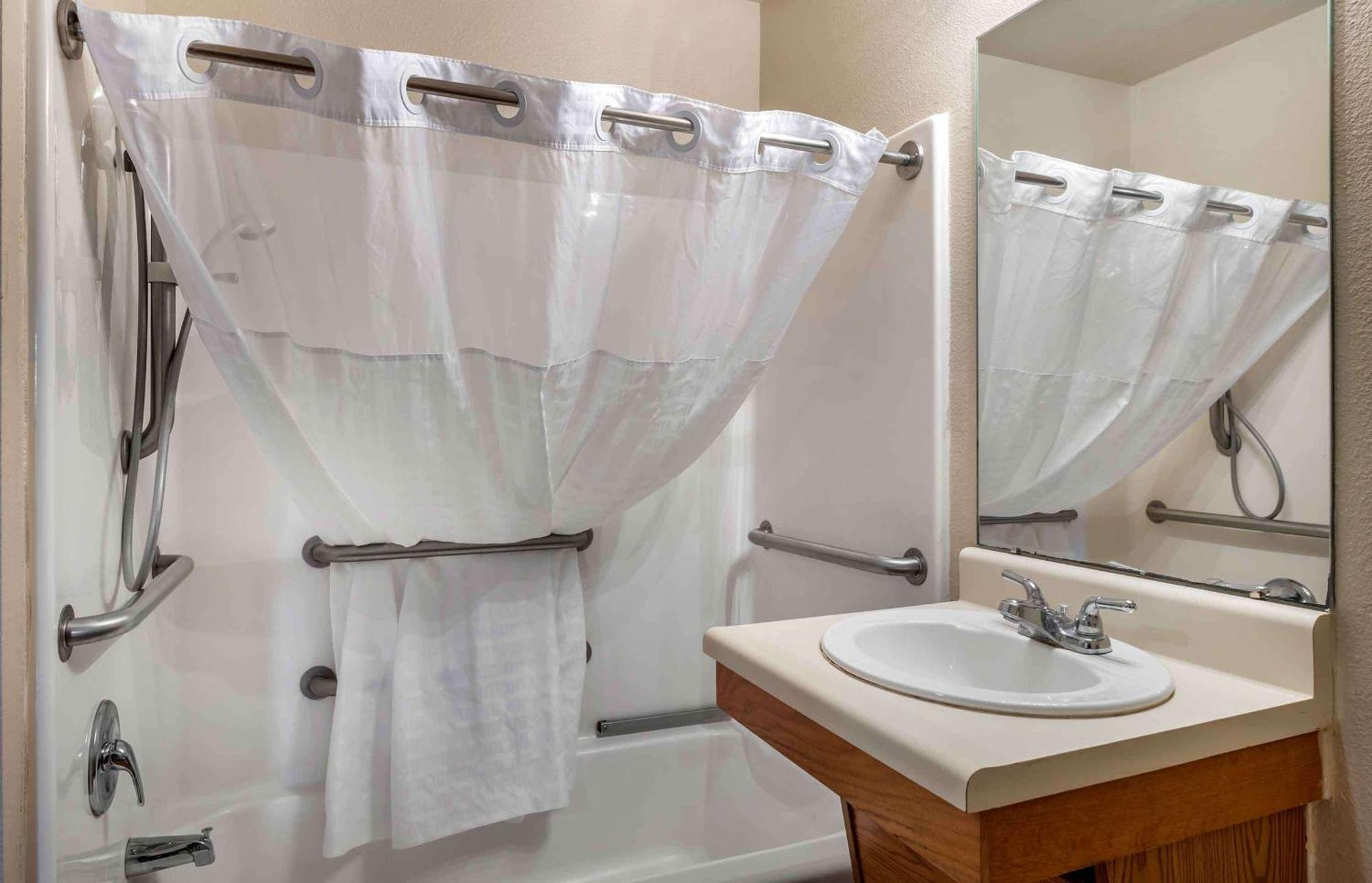 Extended Stay America Select Suites - Wichita - North ภายนอก รูปภาพ