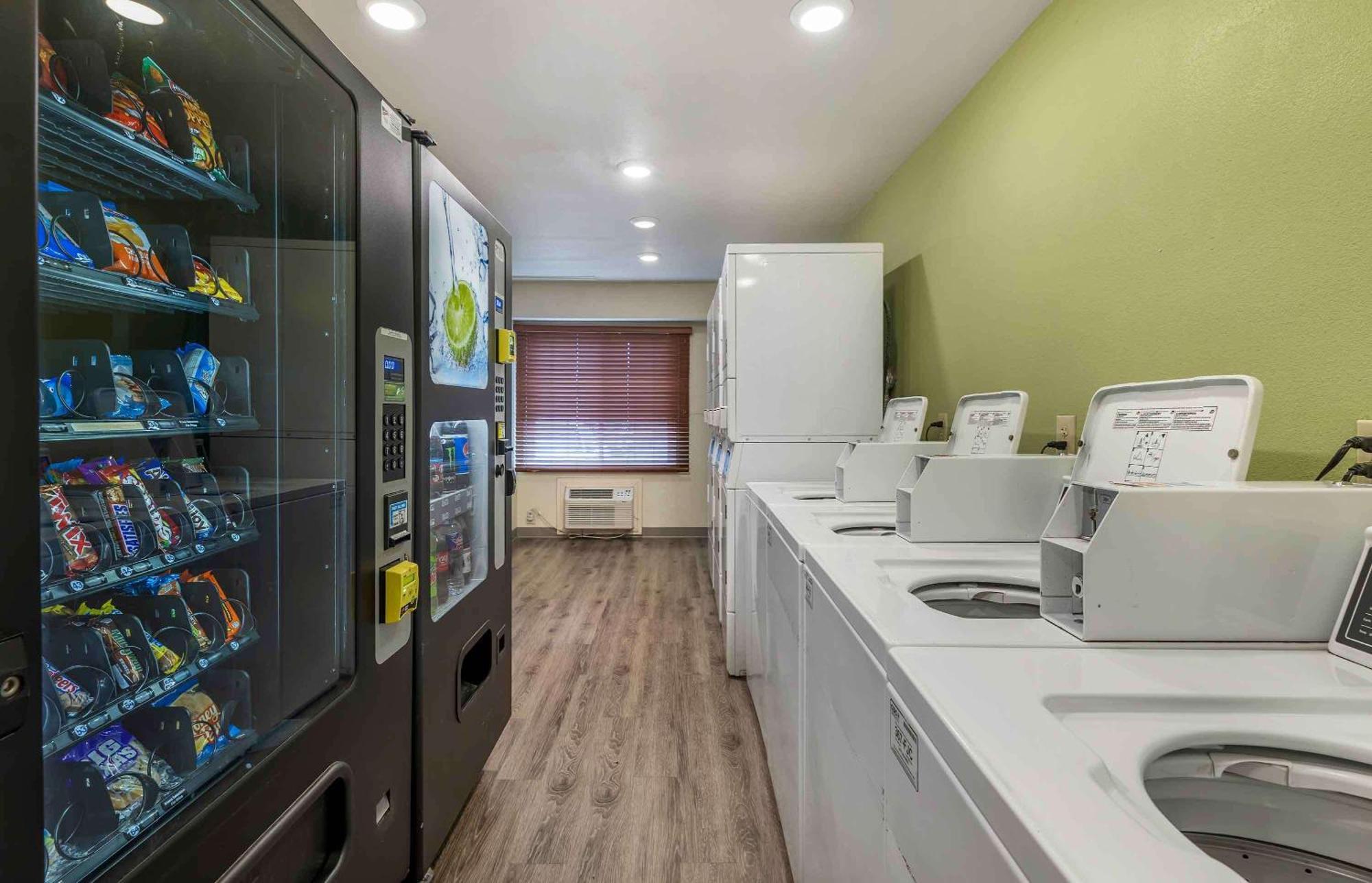 Extended Stay America Select Suites - Wichita - North ภายนอก รูปภาพ
