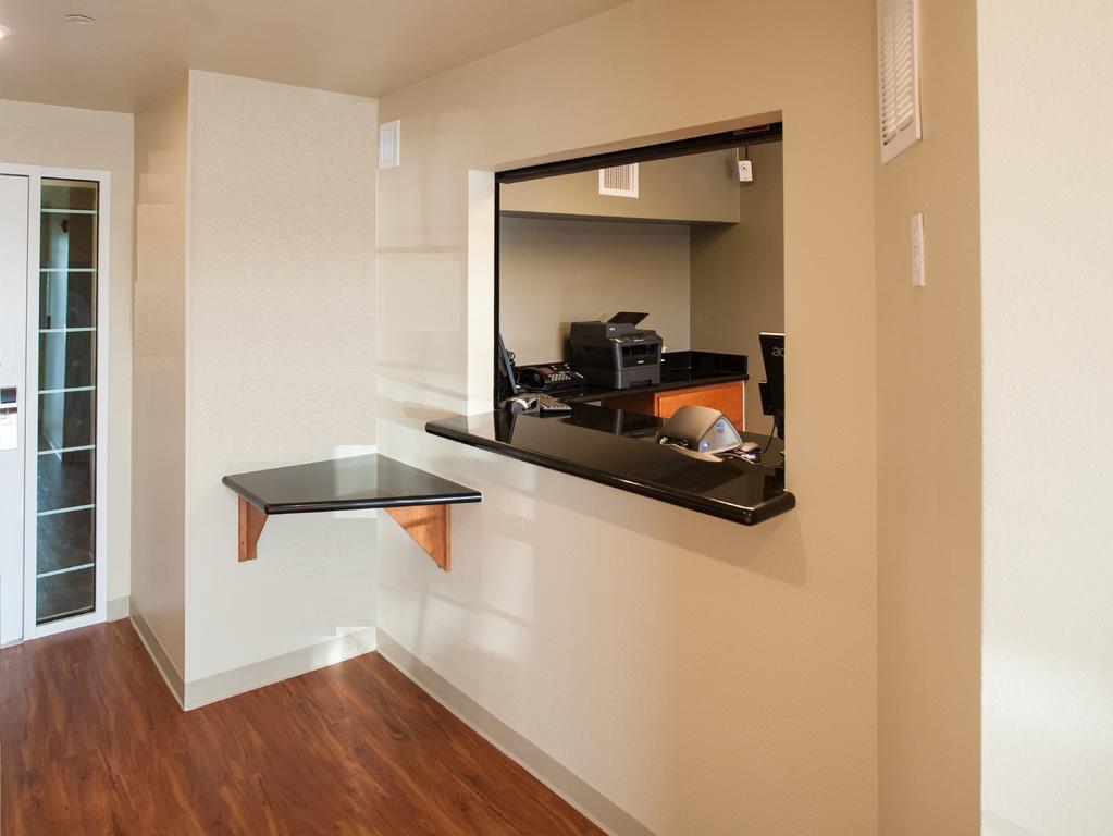 Extended Stay America Select Suites - Wichita - North ภายนอก รูปภาพ