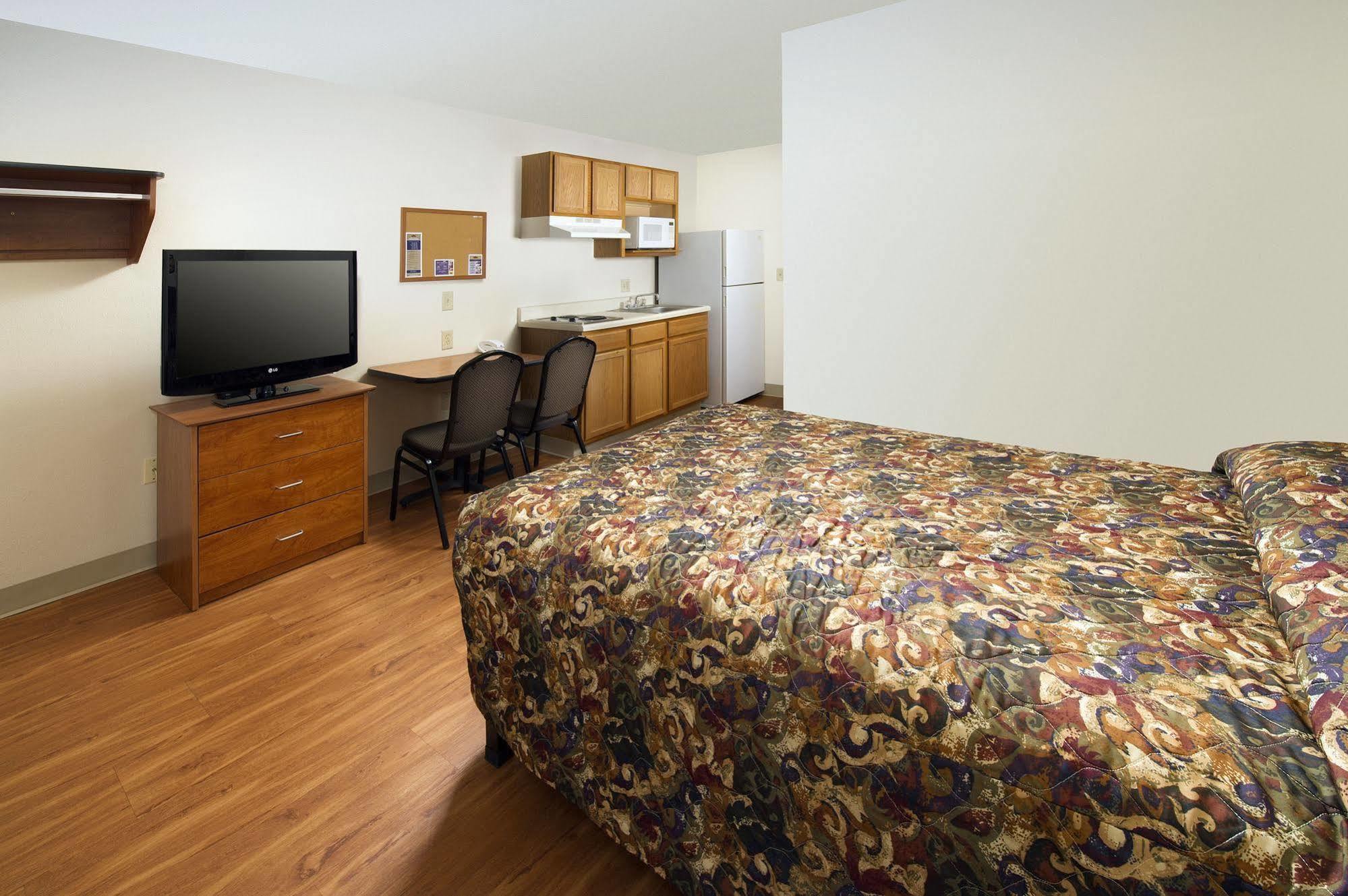 Extended Stay America Select Suites - Wichita - North ภายนอก รูปภาพ